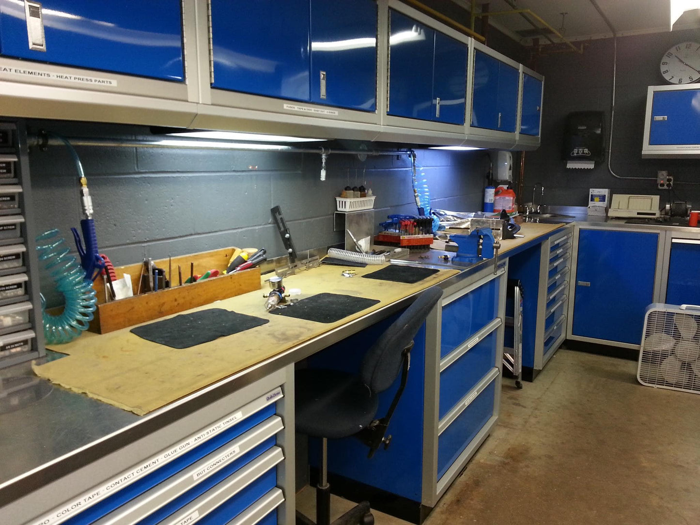 Moduline ProII™ Series Aluminum Pre-Configured Combination Cabinet Set PGC016-08A