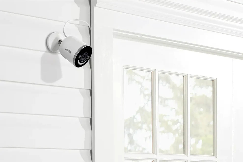 Lorex 4K WIRELESS Spotlight Wi-Fi 6 Security Camera – AC-Powered Wi-Fi (32 GB, Cloud-Enabled)