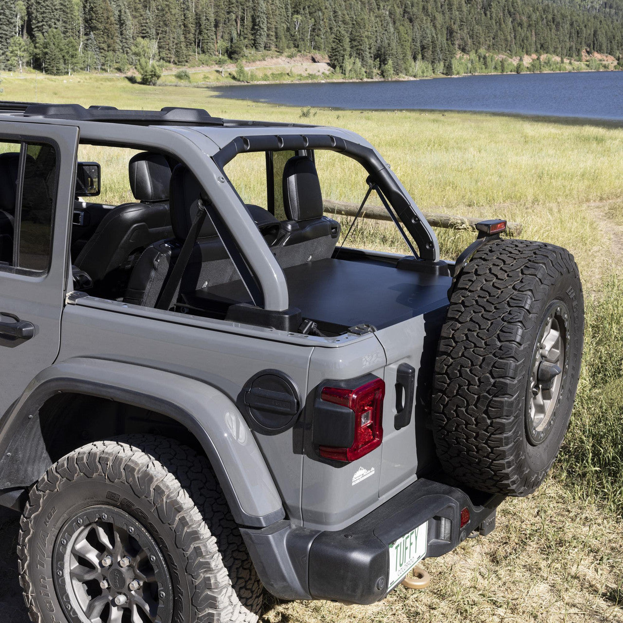 Tuffy Jeep Wrangler JL Deluxe Cargo Enclosure (2018–2026) – Alpine Subwoofer Compatible Security Deck